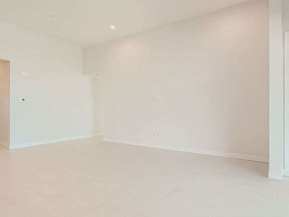4th image of 9372 Draconis Ave