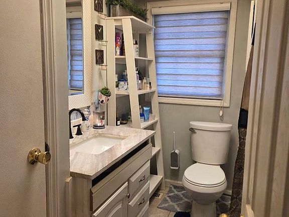 5th image of 1047 Sunview Rd