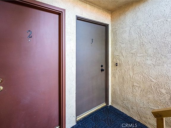 3rd image of 972 W 14th St APT 3