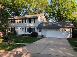 730 Muir View Dr, Ballwin, MO 63011