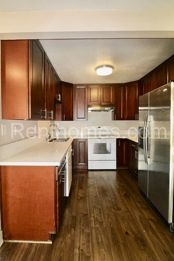 Oak Park, 5335 Caminito Cachorro, Gated, Quartz Counters, AC, 2 Car Garage with Opener! — Photo 4