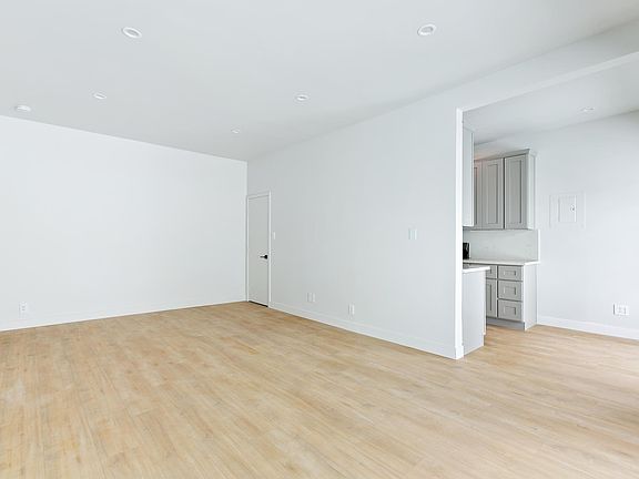 4th image of 7223 Willoughby Ave APT 211