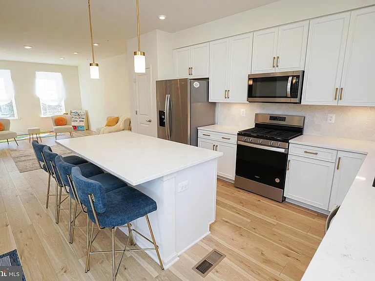 414 Waterfield Ct — Photo 18
