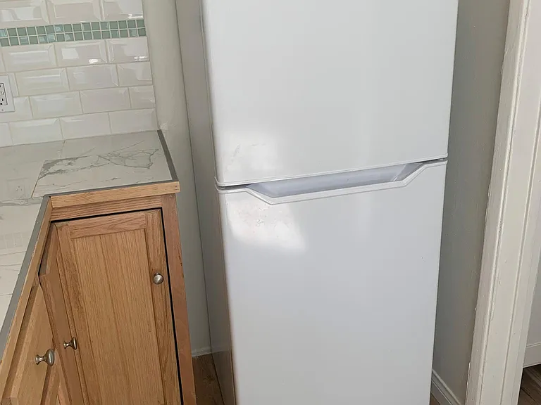 400 N Doheny Dr #4 — Photo 9