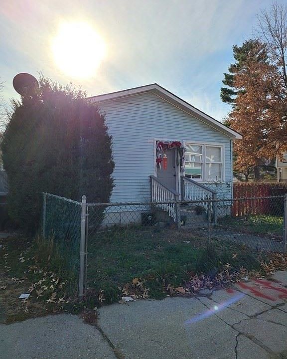 2nd image of 55 Calhoun St
