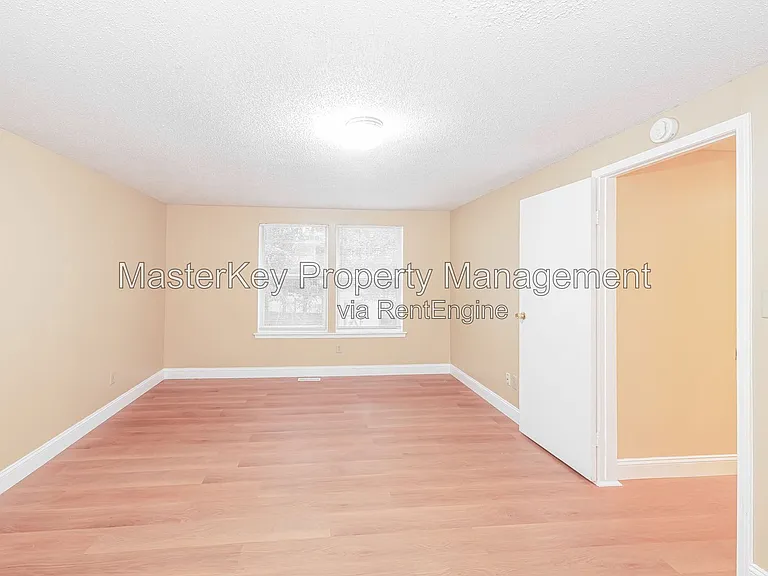 104 Castle Bay Ct — Photo 10
