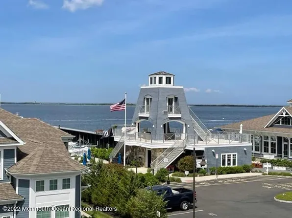 9 Halfmoon Court, Highlands, NJ 07732