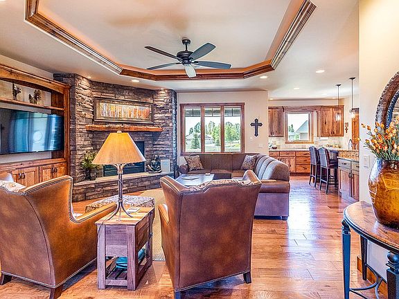 4th image of 4182 Bainbridge Cir