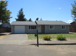 451 NE 3rd St, Willamina, OR 97396