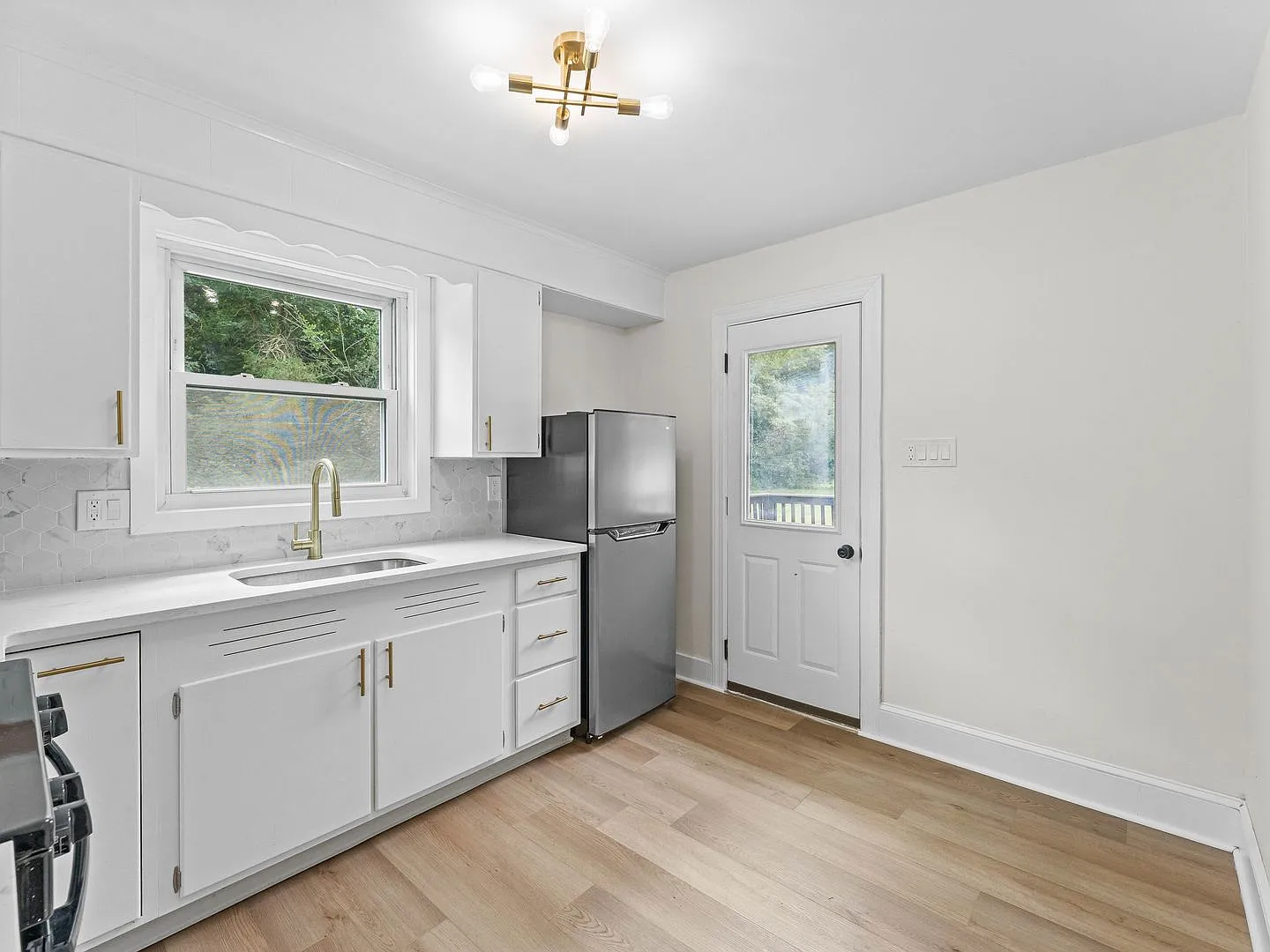 Charming Renovated Home with Modern Updates & Spacious Yard — Photo 2
