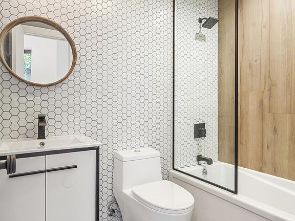 5th image of 1062 Bergen St #D2
