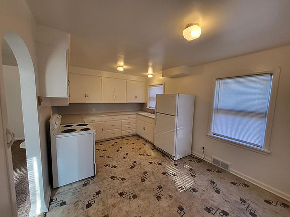 4th image of 1085 Idaho Ave APT 3