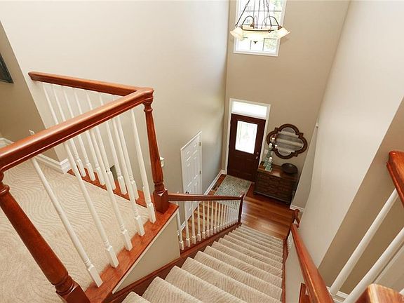 2nd image of 90 Park Pl