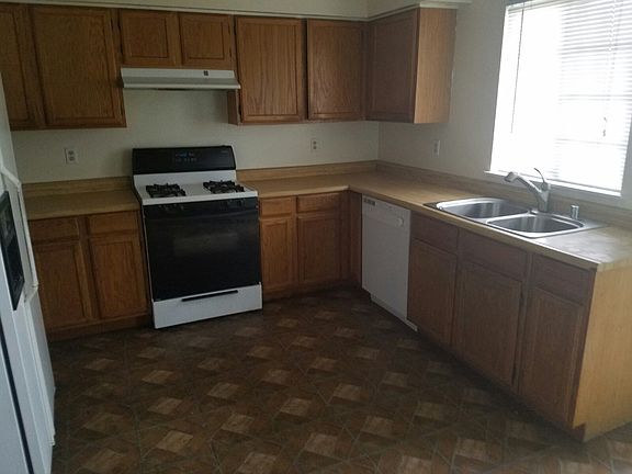 4th image of 7060 Burcot Ave APT 76