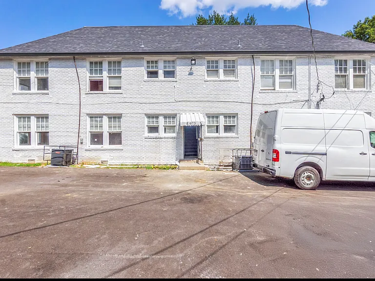 673 E Pkwy S #1 — Photo 17