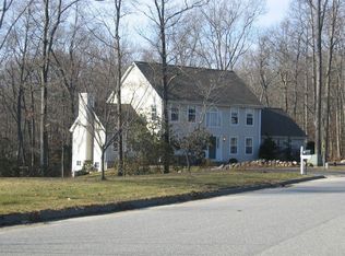 18 Willow Ln, East Lyme, CT 06333