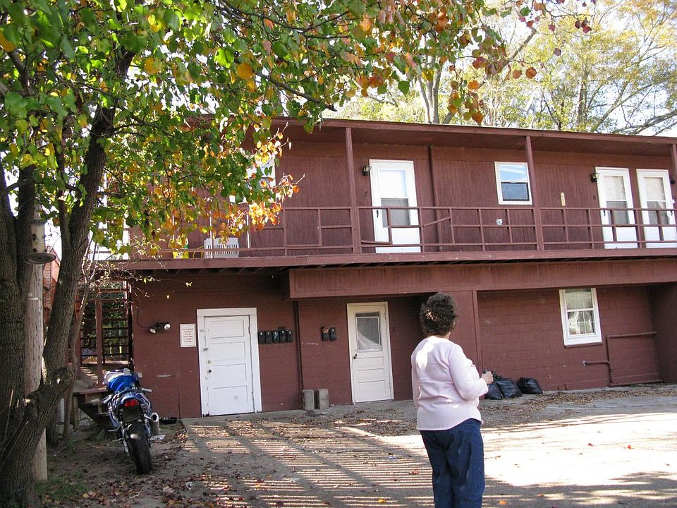 1st image of 311 N 10th St APT 1