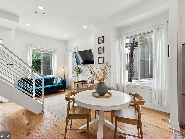 2224 Amber St #4 — Photo 7