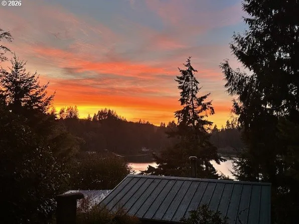 3196 S Tenmile Lk, Lakeside, OR 97449