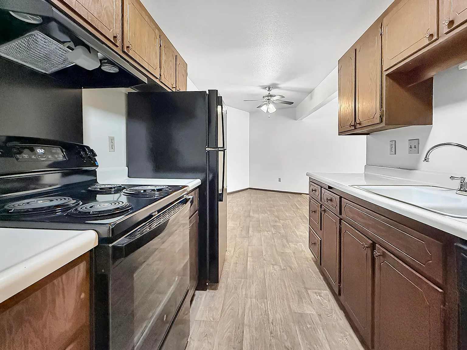 Southgate Apartments — Photo 3