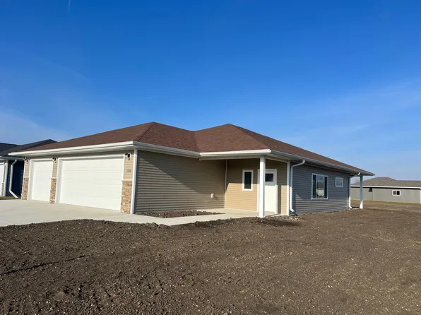 1104 Stockholm Ave, Marshall, MN 56258