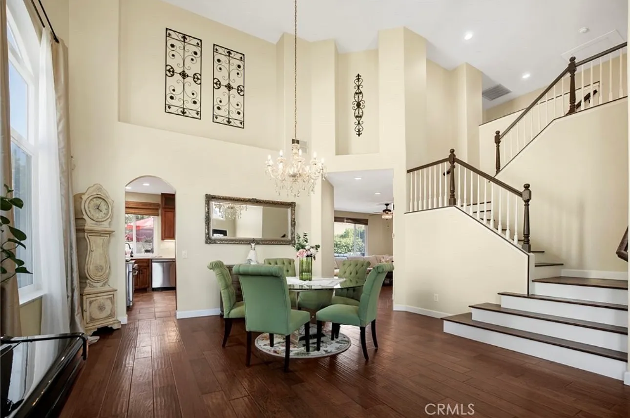 5 bed, 2868 sqft, $5,280 — Photo 1