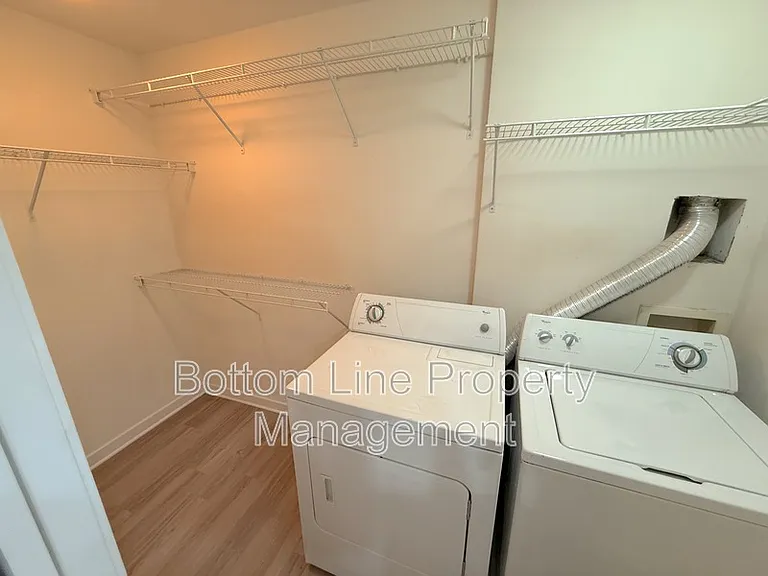 2125 Southend Dr #245 — Photo 7