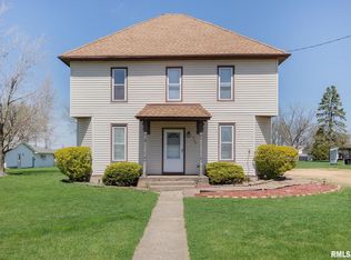 706 Dewitt St, Grand Mound, IA 52751