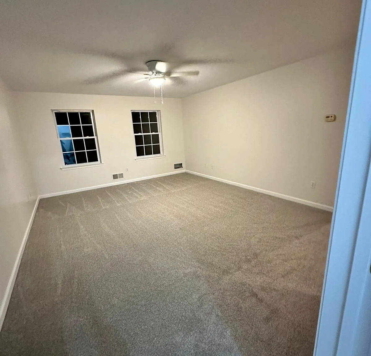 4 bed, 2216 sqft, $2,850 — Photo 2