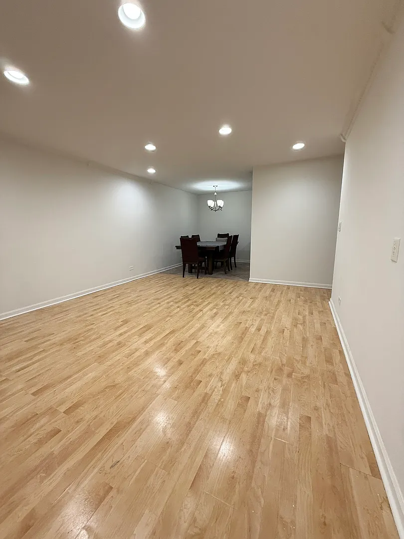 2 bed, 1000 sqft, $2,000 — Photo 4