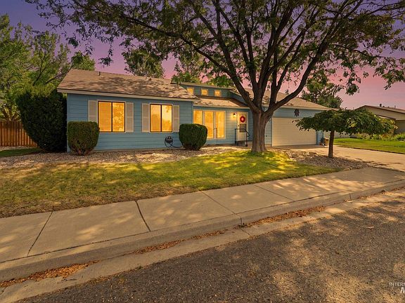 2nd image of 708 Carriage Ln