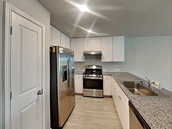 4th image of 531 Hibiscus Cove Dr