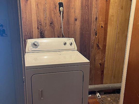 Spacious Laundry Room