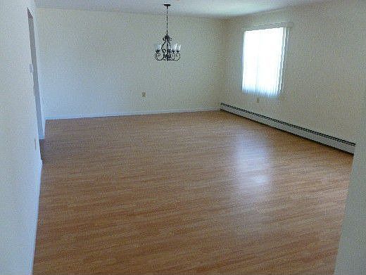 3rd image of 22 Roxton Pl