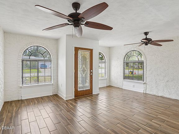2nd image of 520 Hamlet Dr
