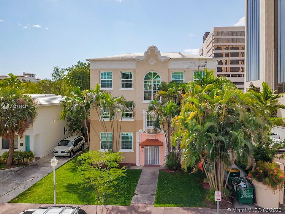 1st image of 130 Antiquera Ave #11