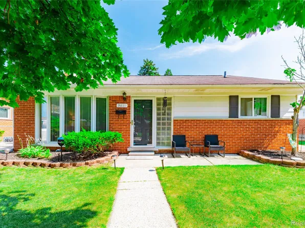 3811 Syckelmoore St, Trenton, MI 48183