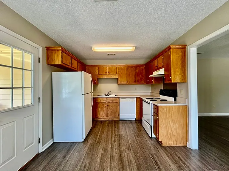 4547 Cornerstone Dr — Photo 2