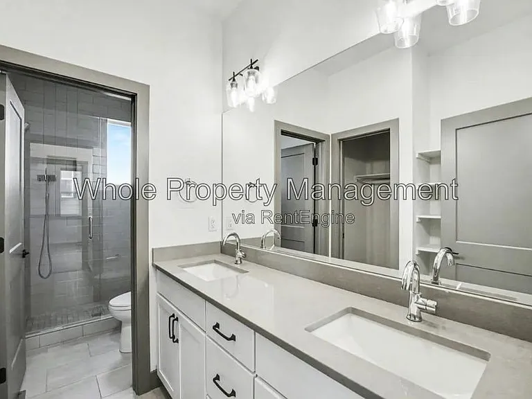 3511 S Marion St #C — Photo 10