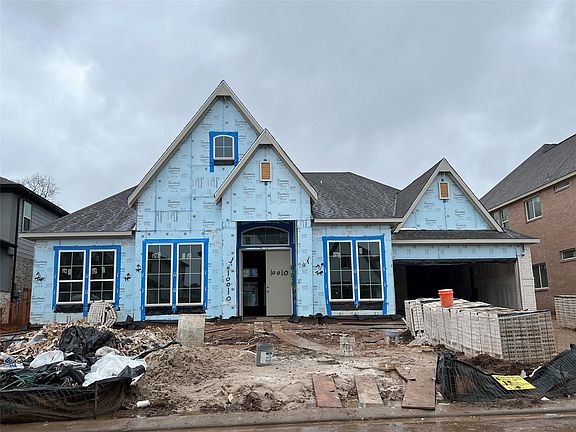 2nd image of 10010 Oakwood Trl