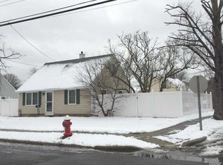 691 Barnes Ave, Baldwin, NY 11510