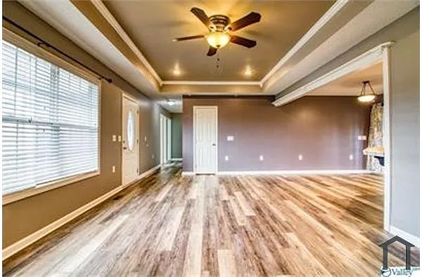 Building Photo - 328 Land Cir #1