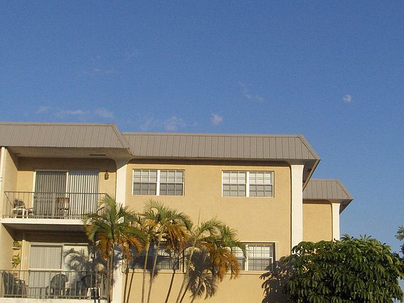3rd image of 3004 NE 5th Ter APT 204