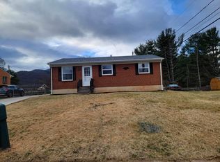 1442 Filson St, Salem, VA 24153