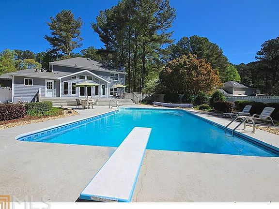 2nd image of 104 Sawleaf Ln