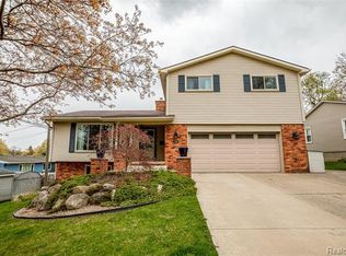 299 Crystal St, Milford, MI 48381