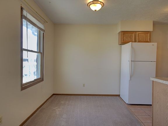 4th image of 715 Hillside Dr APT 5