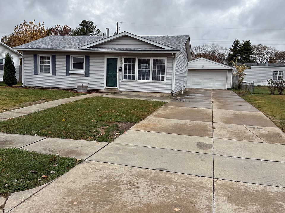 1st image of 411 Eberhart Dr