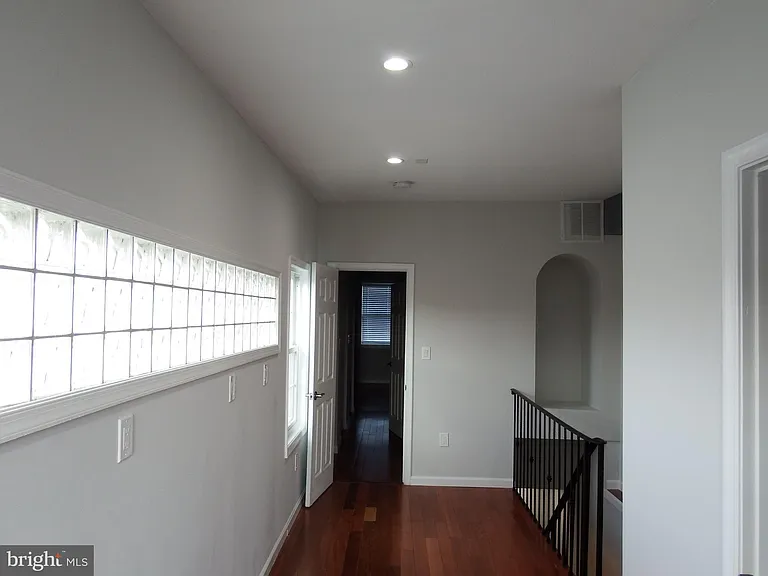 924 S Robinson St — Photo 15