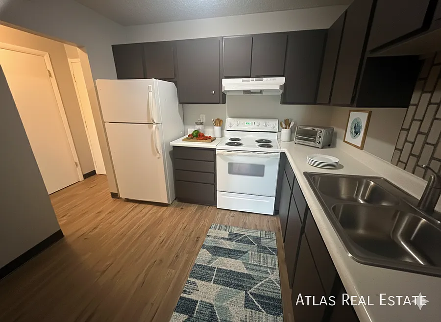312 W Alabama Avenue — Photo 2